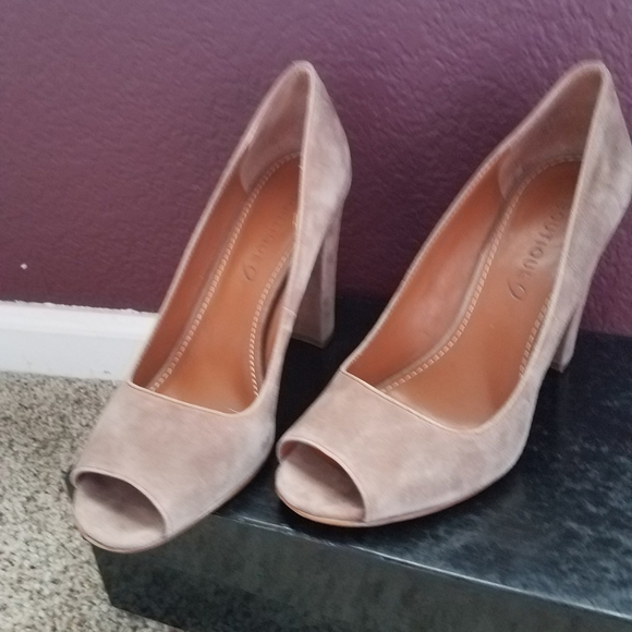 Boutique9 Opened-Toed Pumps - Picture 4 of 4